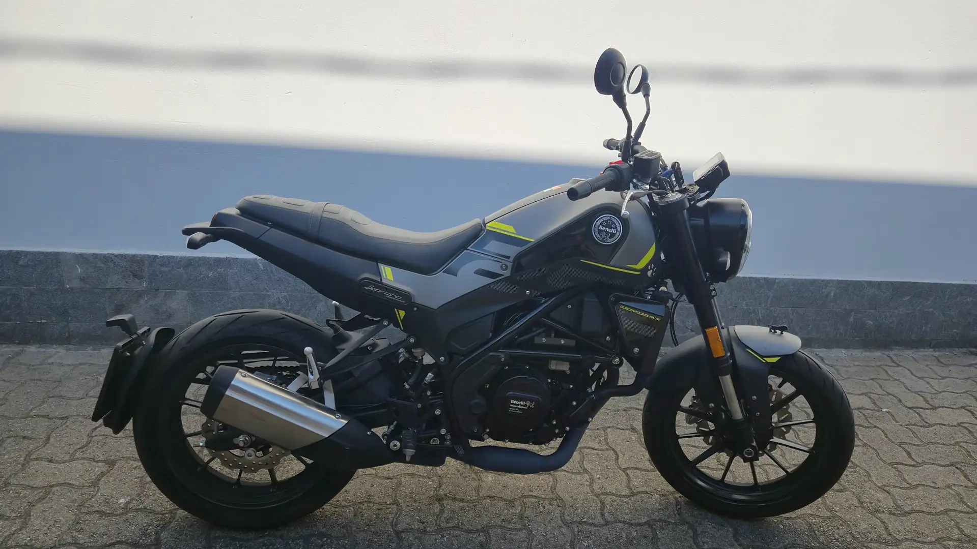 Benelli Leoncino 250 ABS Gri - 1