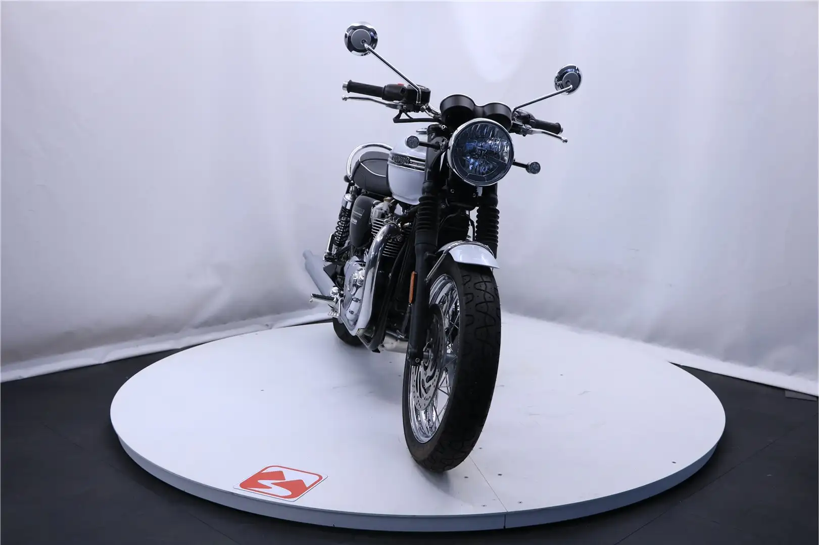 Triumph Bonneville T120 - 2