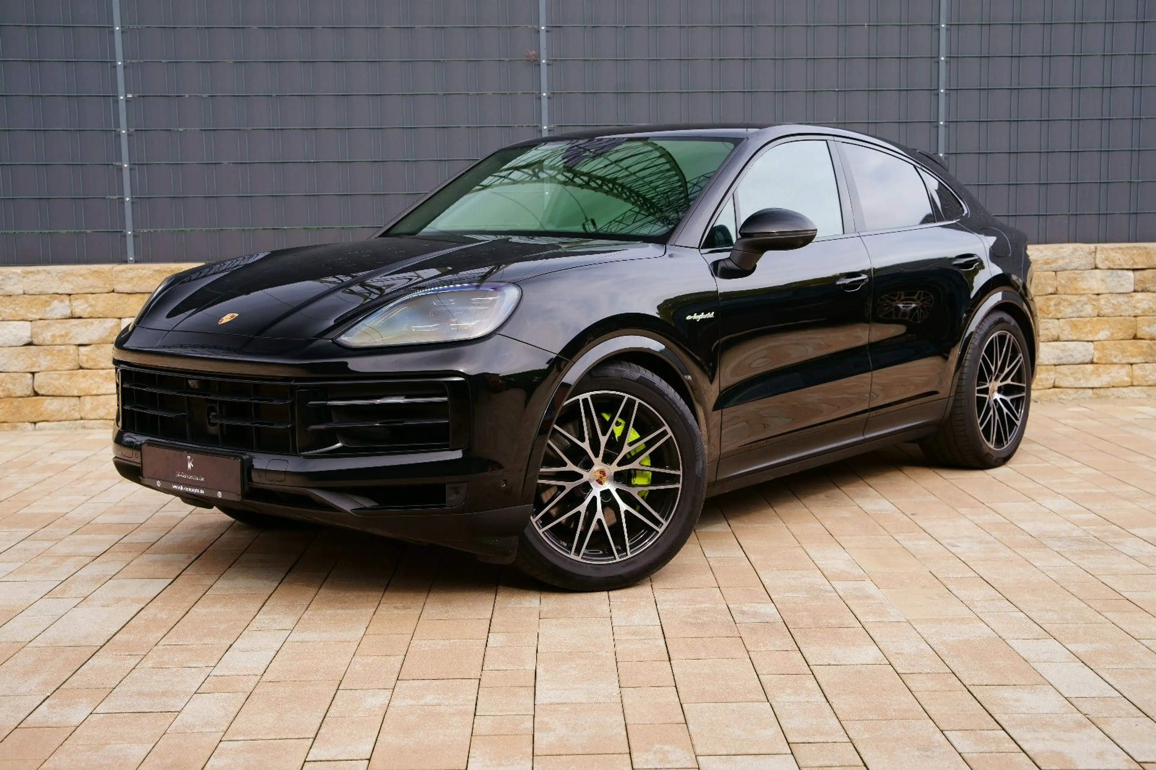 Porsche Cayenne Coupe E-Hybrid /AHK/INNO/HEADUP — photo 2