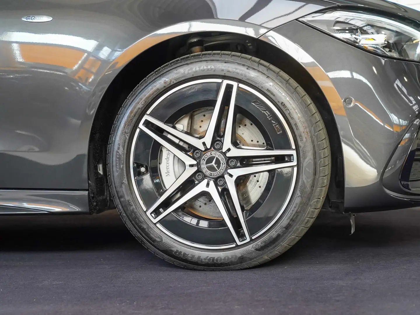 Mercedes-Benz C 300 C 300 e T AMG Line Night Fahrassistenz Pano DAB Grau - 2