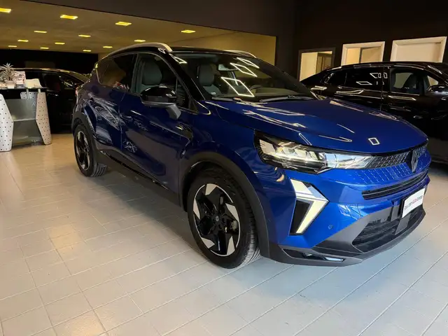 2025 Renault Captur in Blue for sale