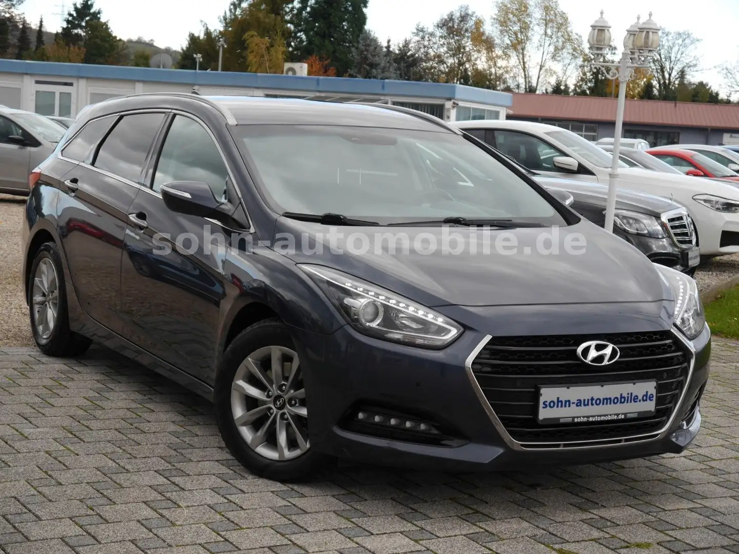 Hyundai i40 cw blue Trend AUTOMATIK/Navi/Kamera/LED/AHK Bleu - 2