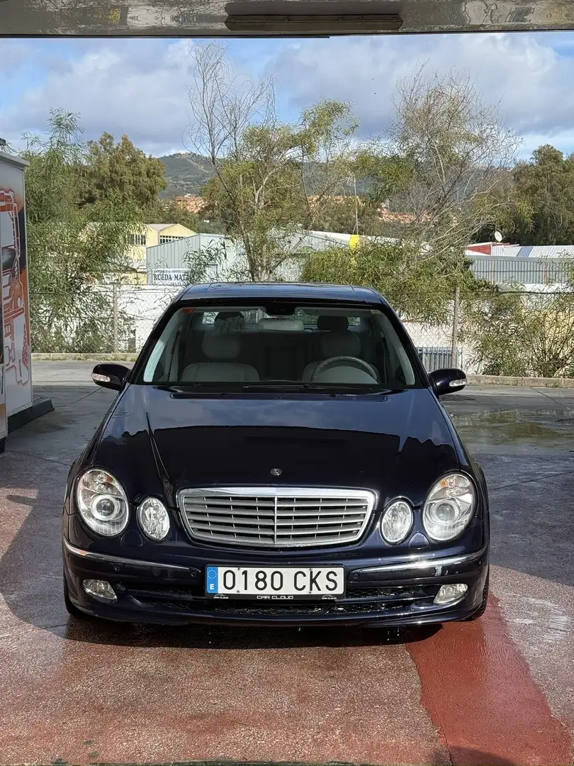 Mercedes-Benz E 500 Azul - 2