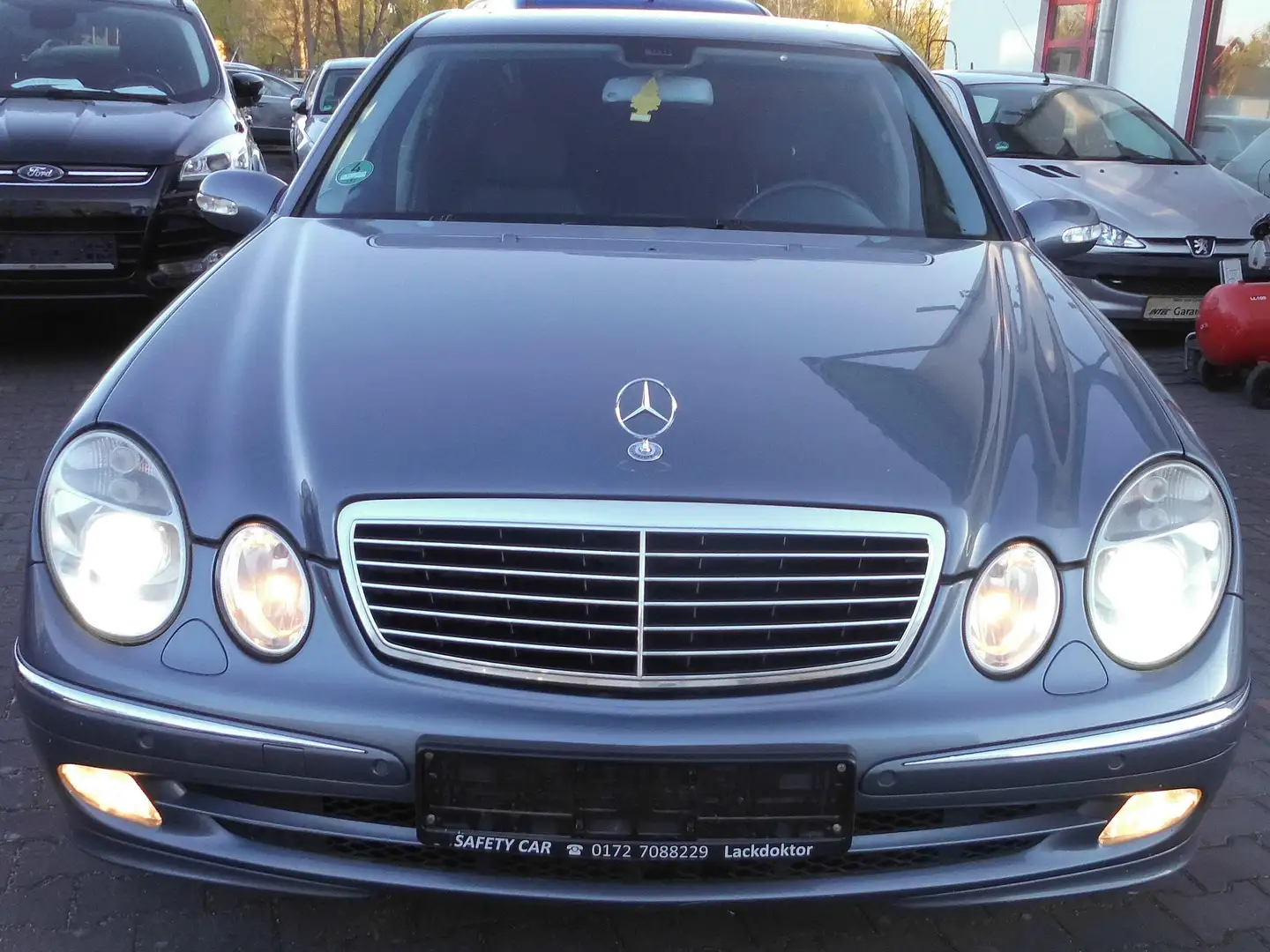 Mercedes-Benz E 240 E-Klasse Avantgarde.VOLL.AUTOMATIK.LEDER.CHIBEDACH Blau - 1