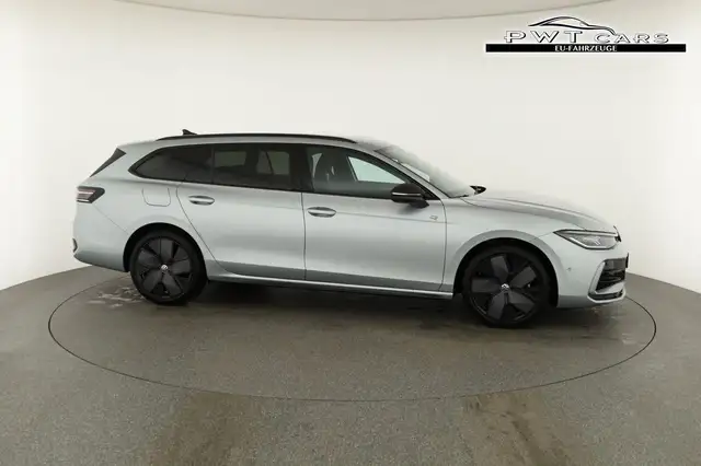 Volkswagen Passat Variant 2.0 TDI 142 kW 4Motion R-Line DSG 4M Black, AHK... Ansicht 23