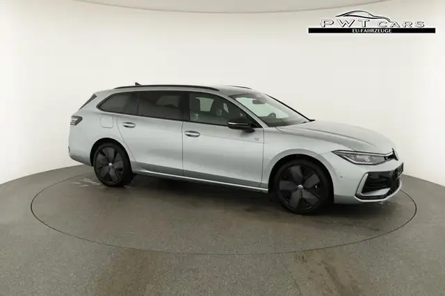 Volkswagen Passat Variant 2.0 TDI 142 kW 4Motion R-Line DSG 4M Black, AHK... Ansicht 24