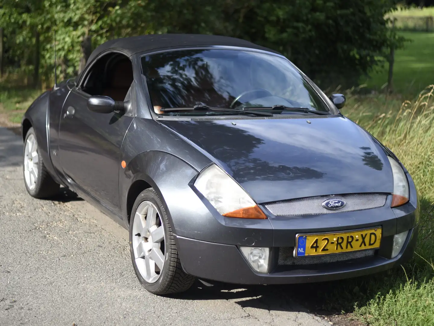Ford Ka/Ka+ Ka/Ka+ 1.6 Futura Gris - 1