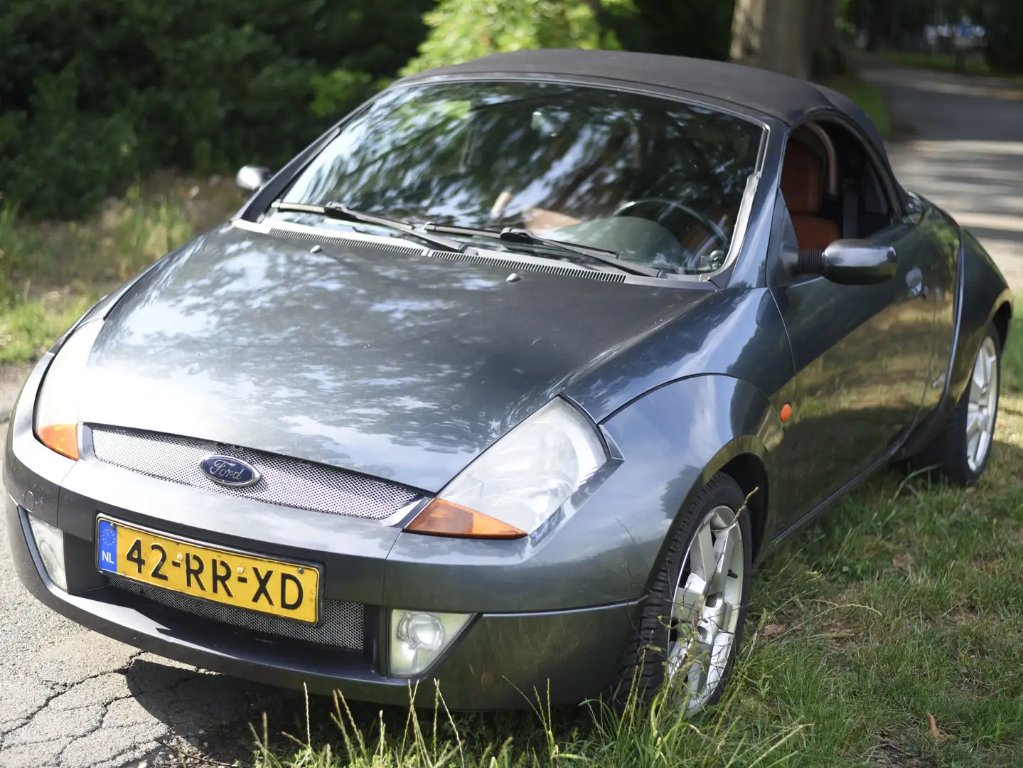 Ford Ka/Ka+ Ka/Ka+ 1.6 Futura Gris - 2