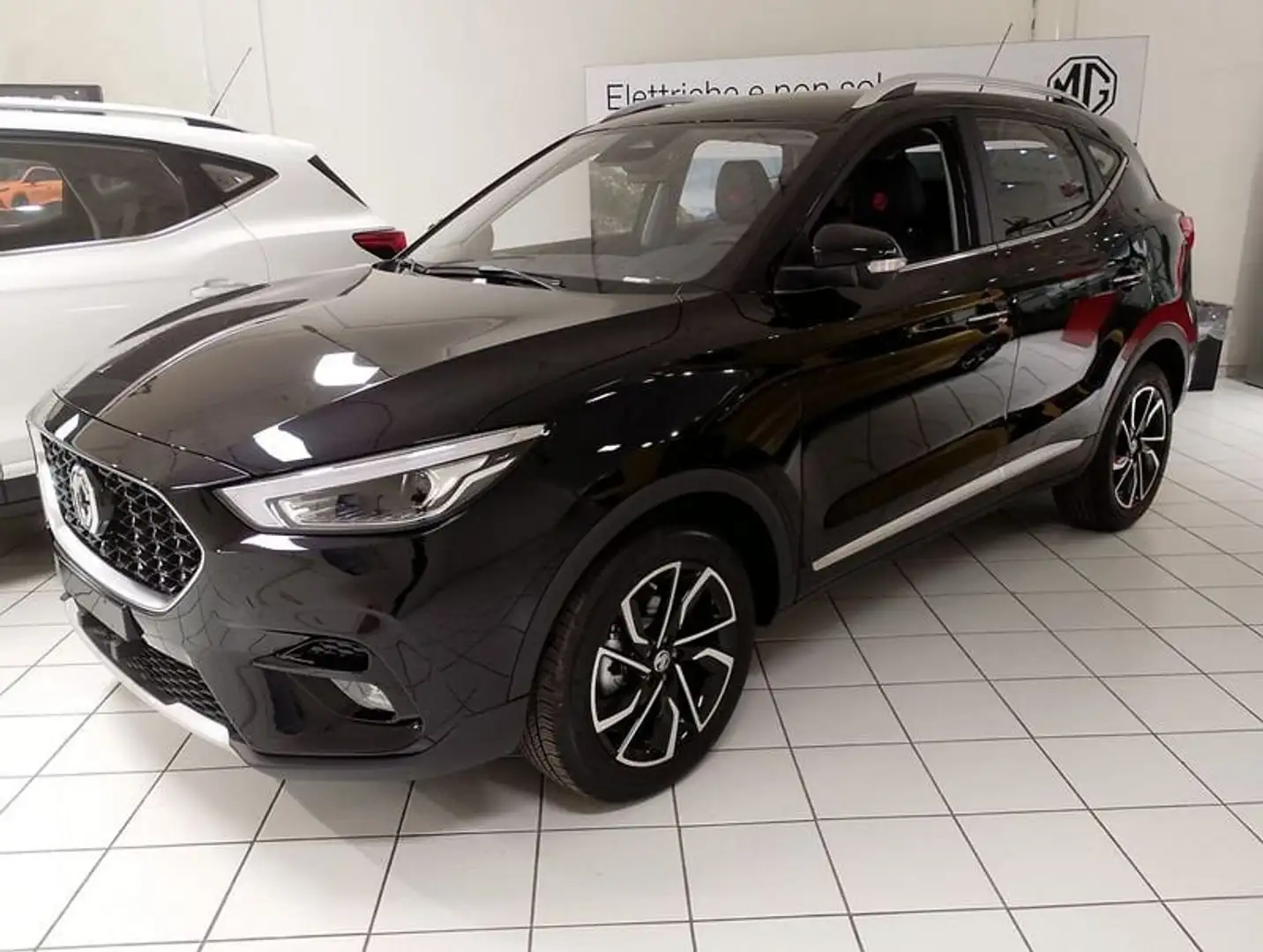MG ZS Classic 1.5 VTi-tech Luxury Nero - 1