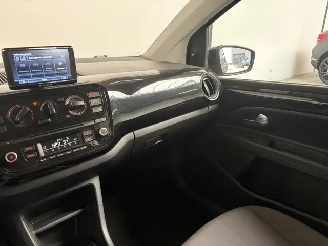 Volkswagen Up! view 6