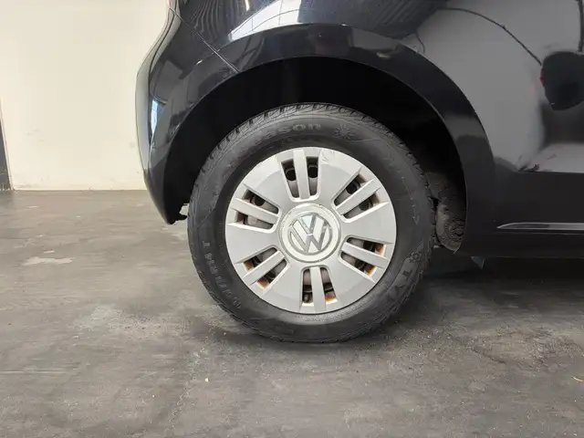 Volkswagen Up! view 21