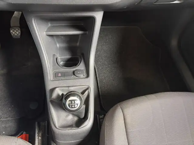 Volkswagen Up! view 16