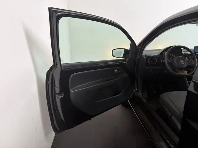Volkswagen Up! view 7