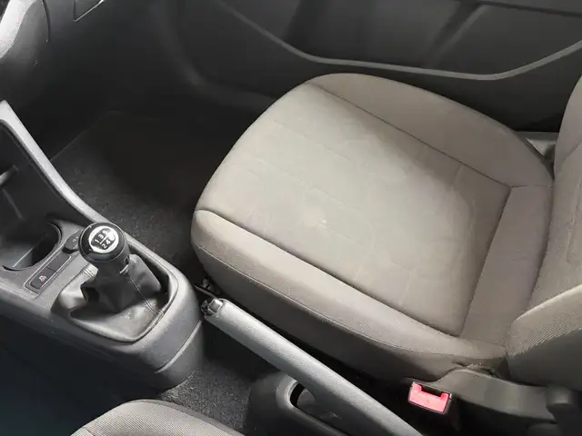 Volkswagen Up! view 10