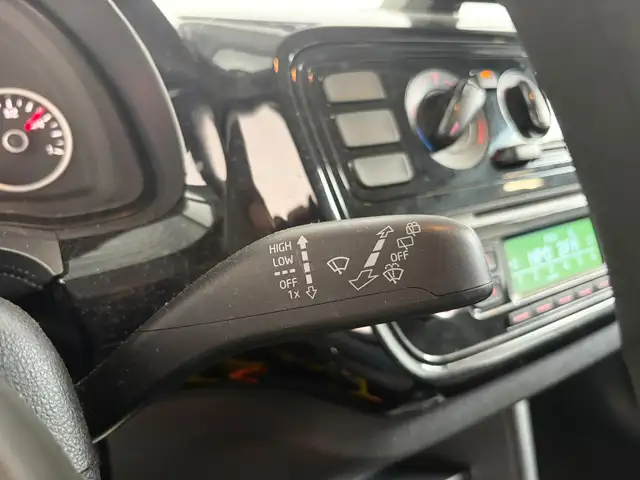 Volkswagen Up! view 13