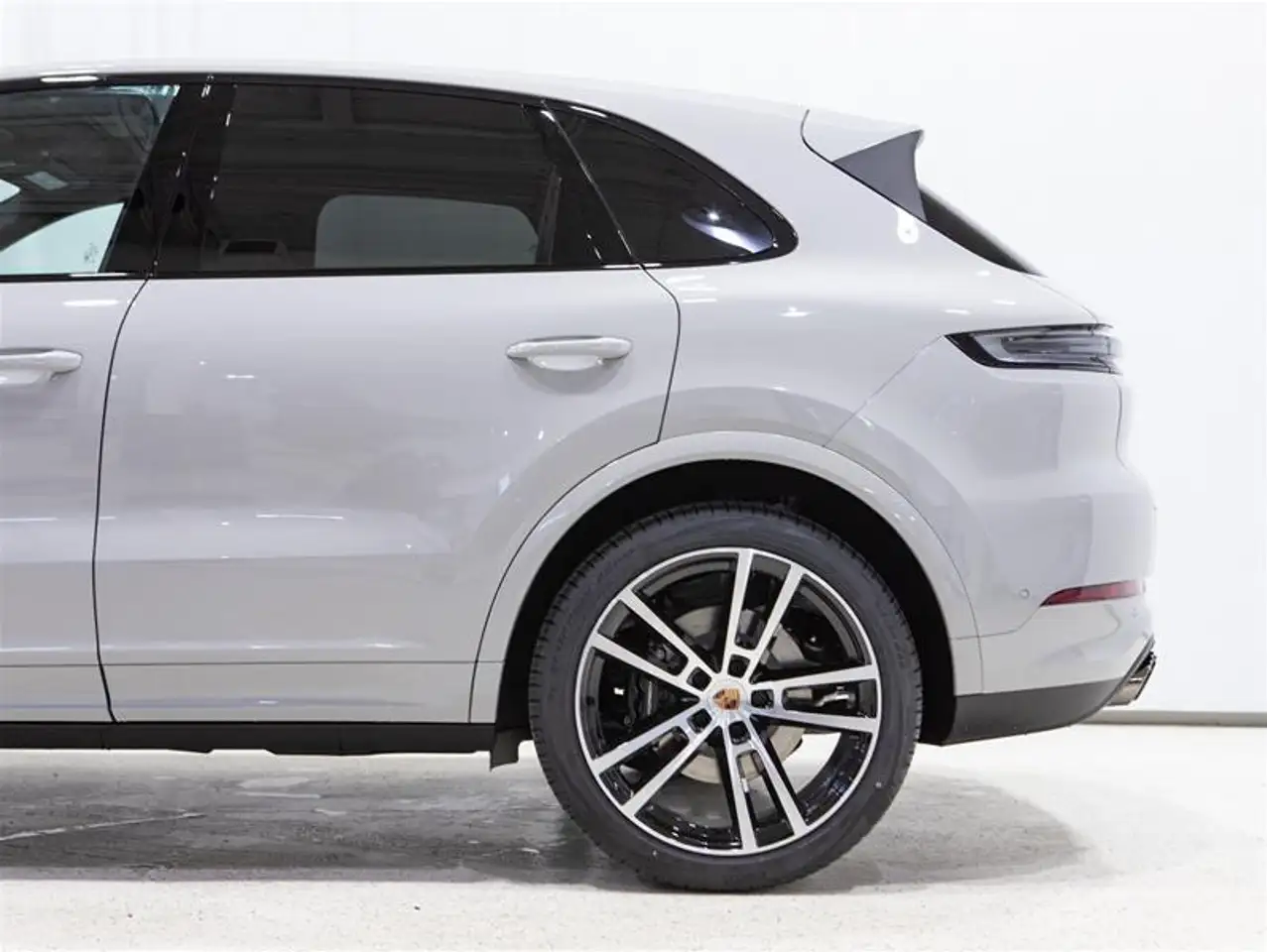 Porsche Cayenne снимка Porsche Cayenne