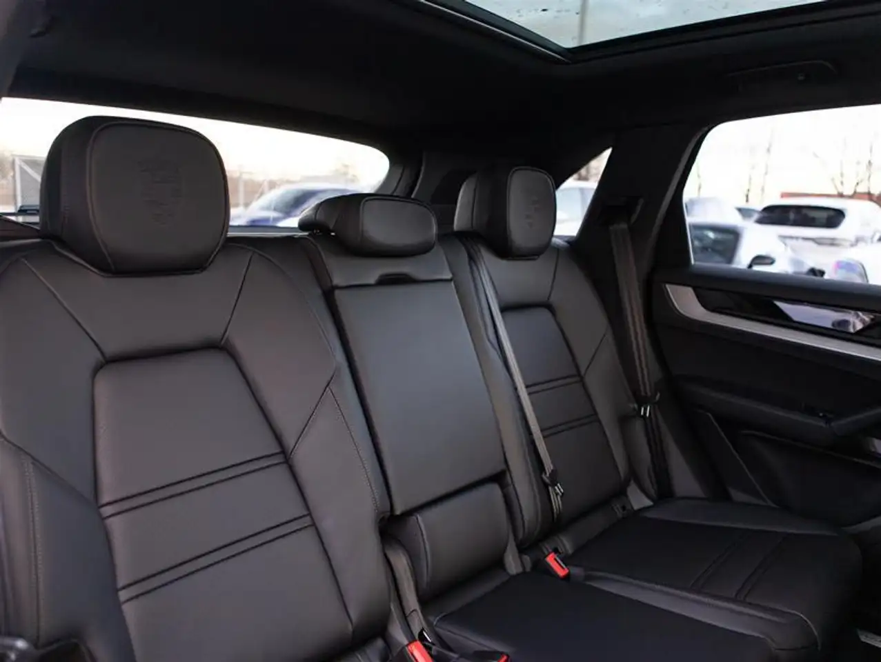 Porsche Cayenne снимка Porsche Cayenne