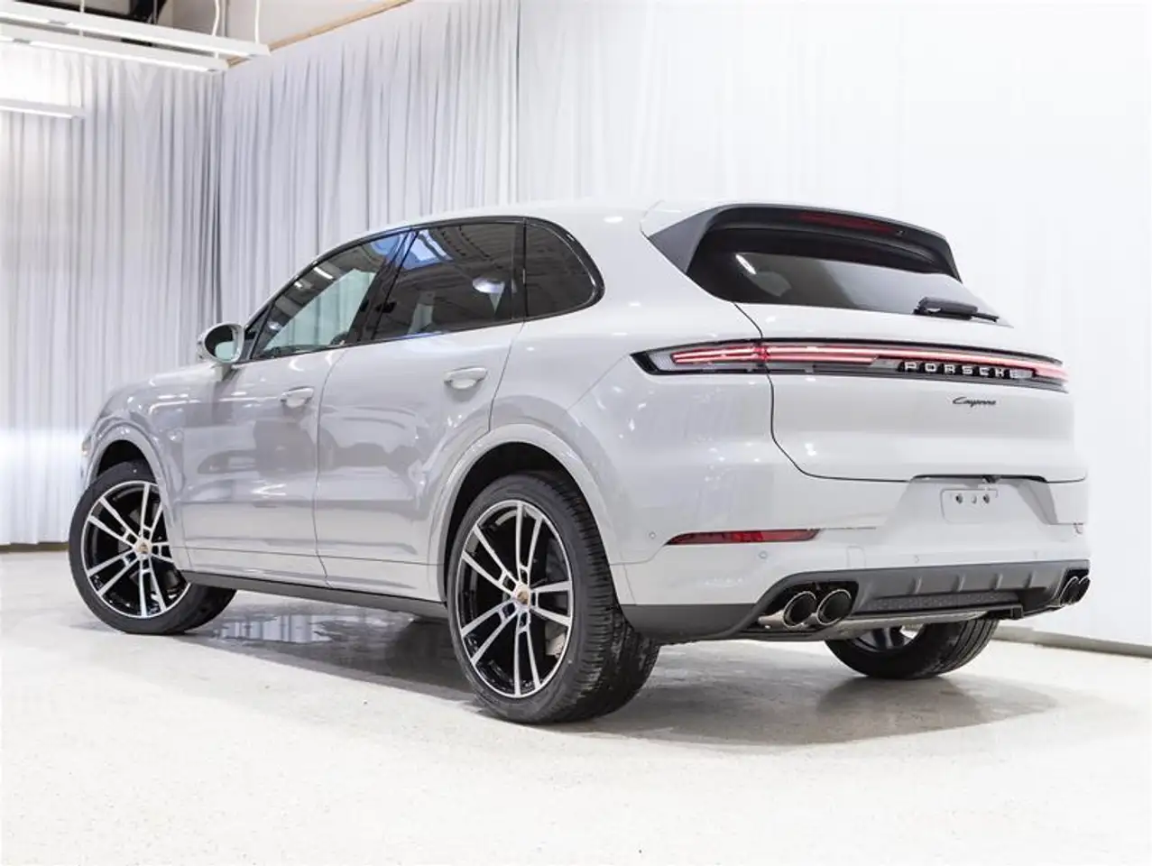 Porsche Cayenne снимка Porsche Cayenne