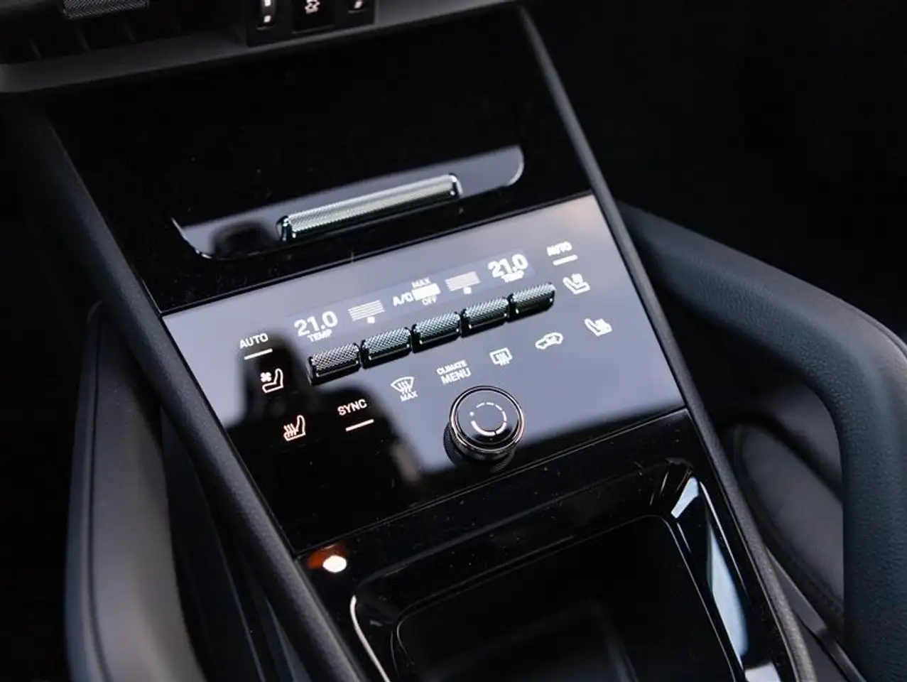 Porsche Cayenne снимка Porsche Cayenne
