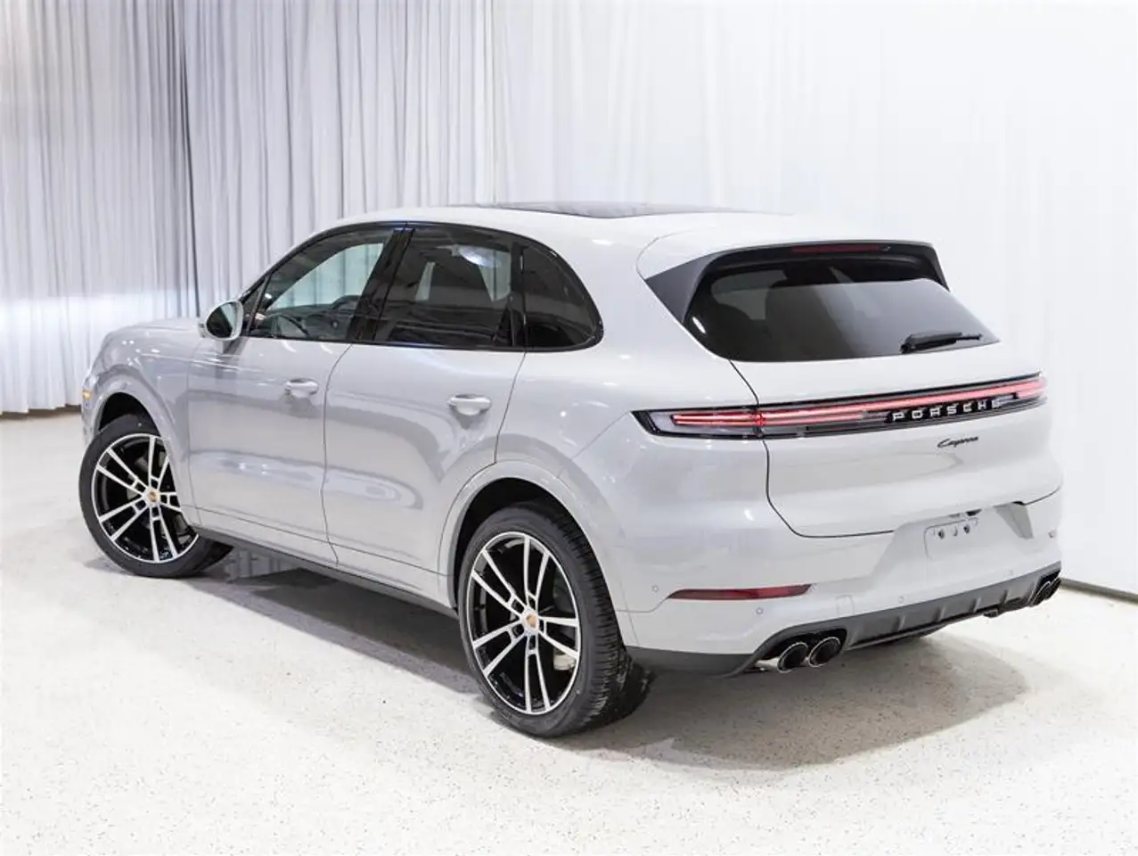 Porsche Cayenne снимка Porsche Cayenne