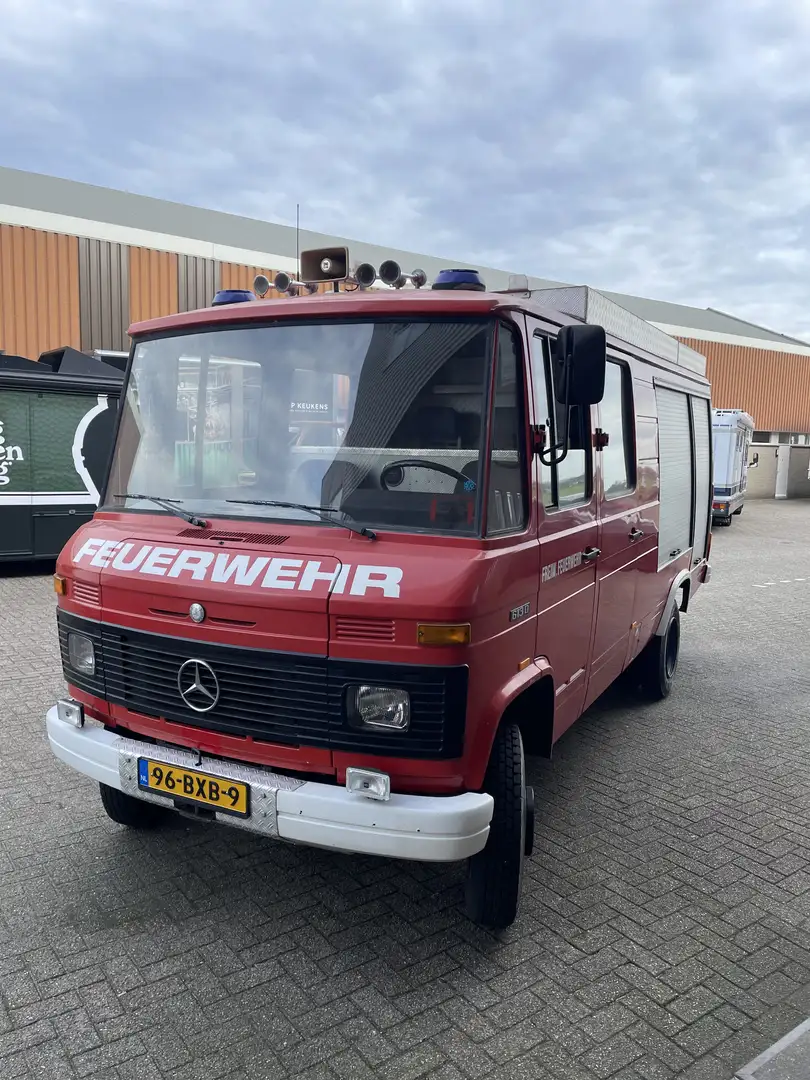 Mercedes-Benz manschappen wagen 9 personen Червоний - 2