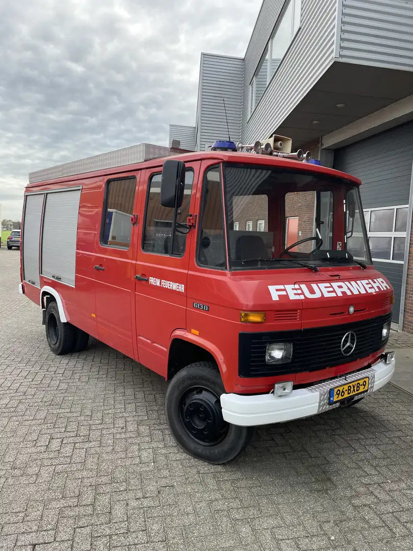 Mercedes-Benz manschappen wagen 9 personen Червоний - 1