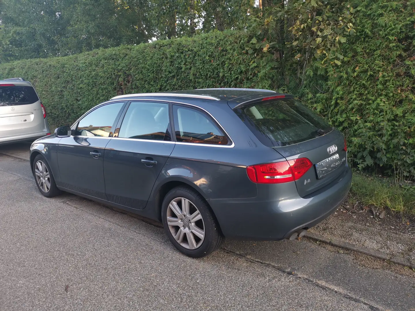 Audi A4 A4 Avant Diesel Avant 2.0 TDI DPF Ambiente Grau - 1