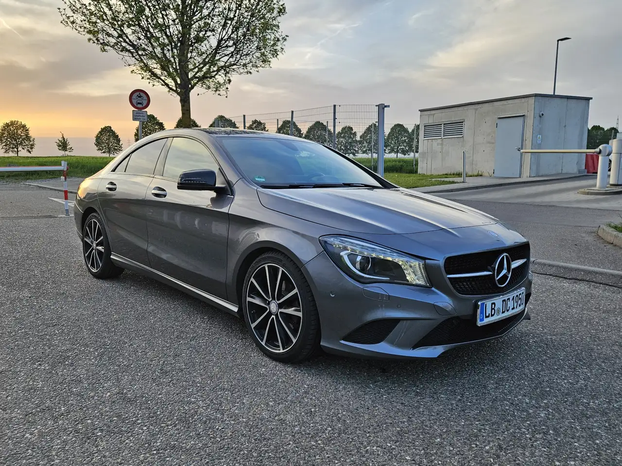 Mercedes-Benz CLA 200
