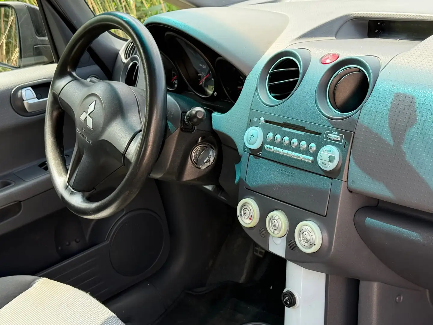 Mitsubishi Colt 1.3 Invite Airco Nieuwe Koppeling 5d Nieuwe Apk Zwart - 2