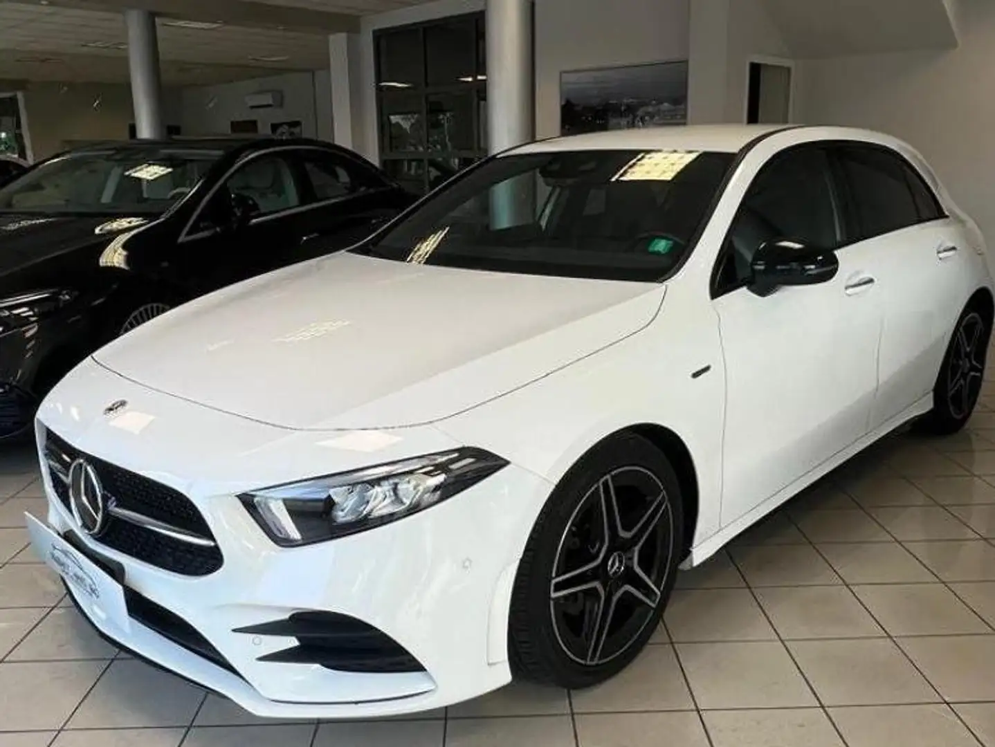 Mercedes-Benz A 200 A 200 d Premium auto AMG Blanco - 2