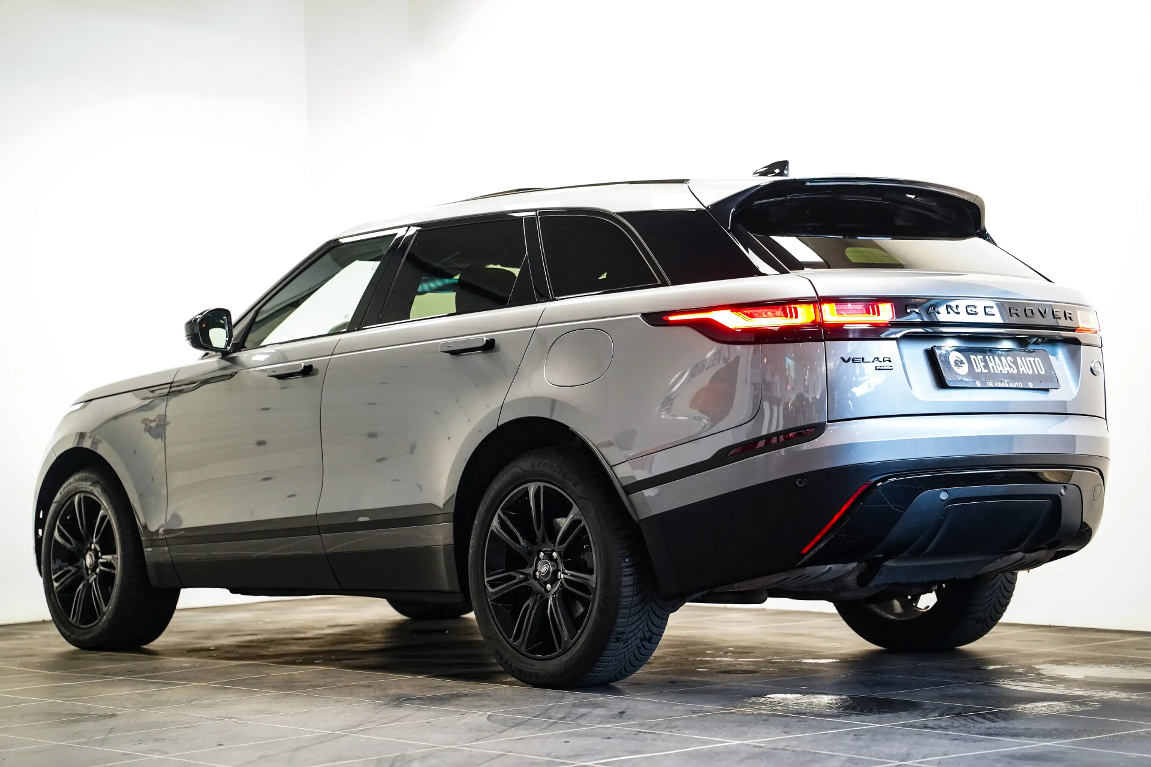 Land Rover Range Rover Velar 2.0 P400e S Black ed|Pano dak|Acc|Meridian|Elektr — photo 2