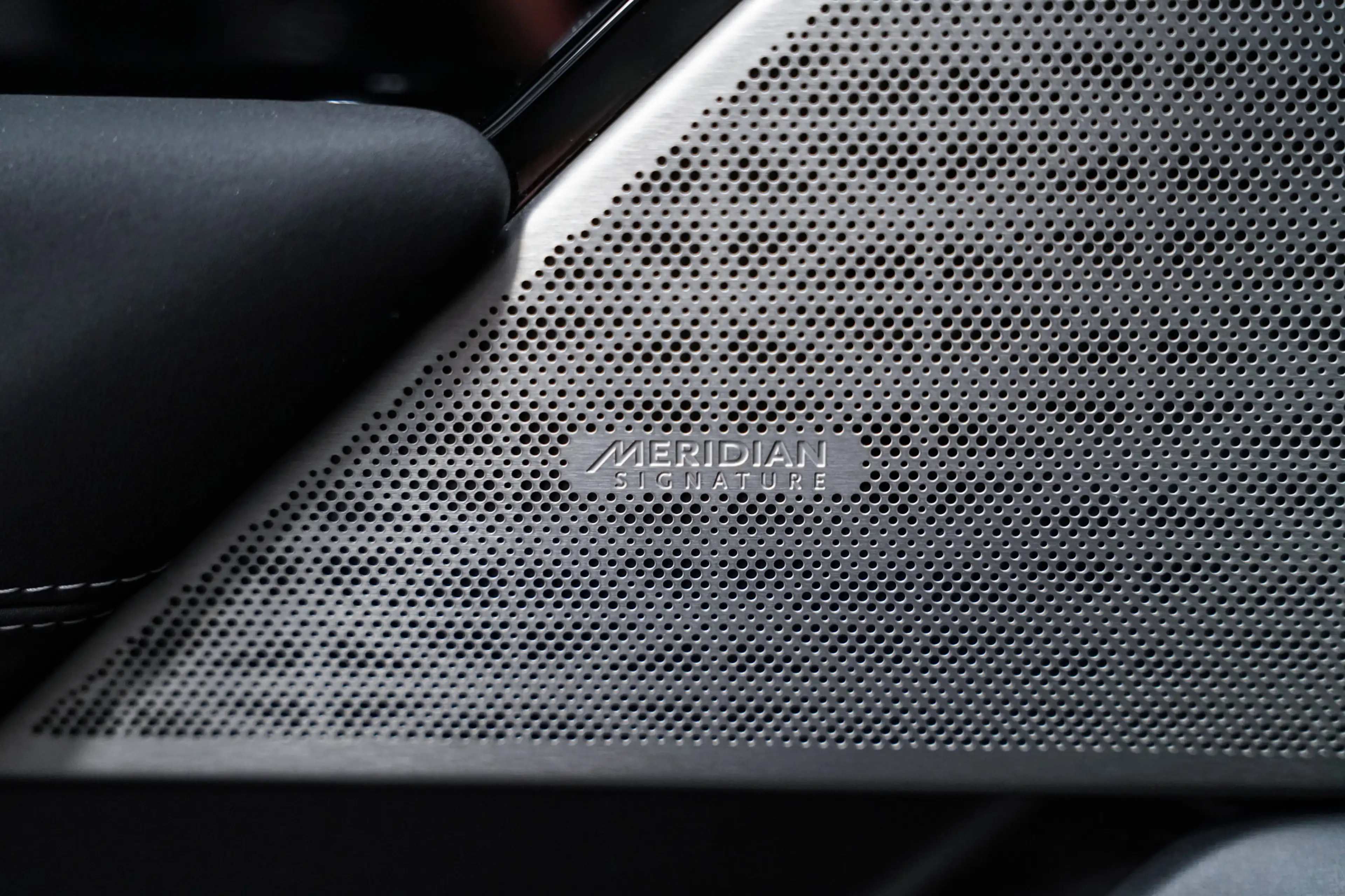 Land Rover Range Rover Velar 2.0 P400e S Black ed|Pano dak|Acc|Meridian|Elektr — photo 9