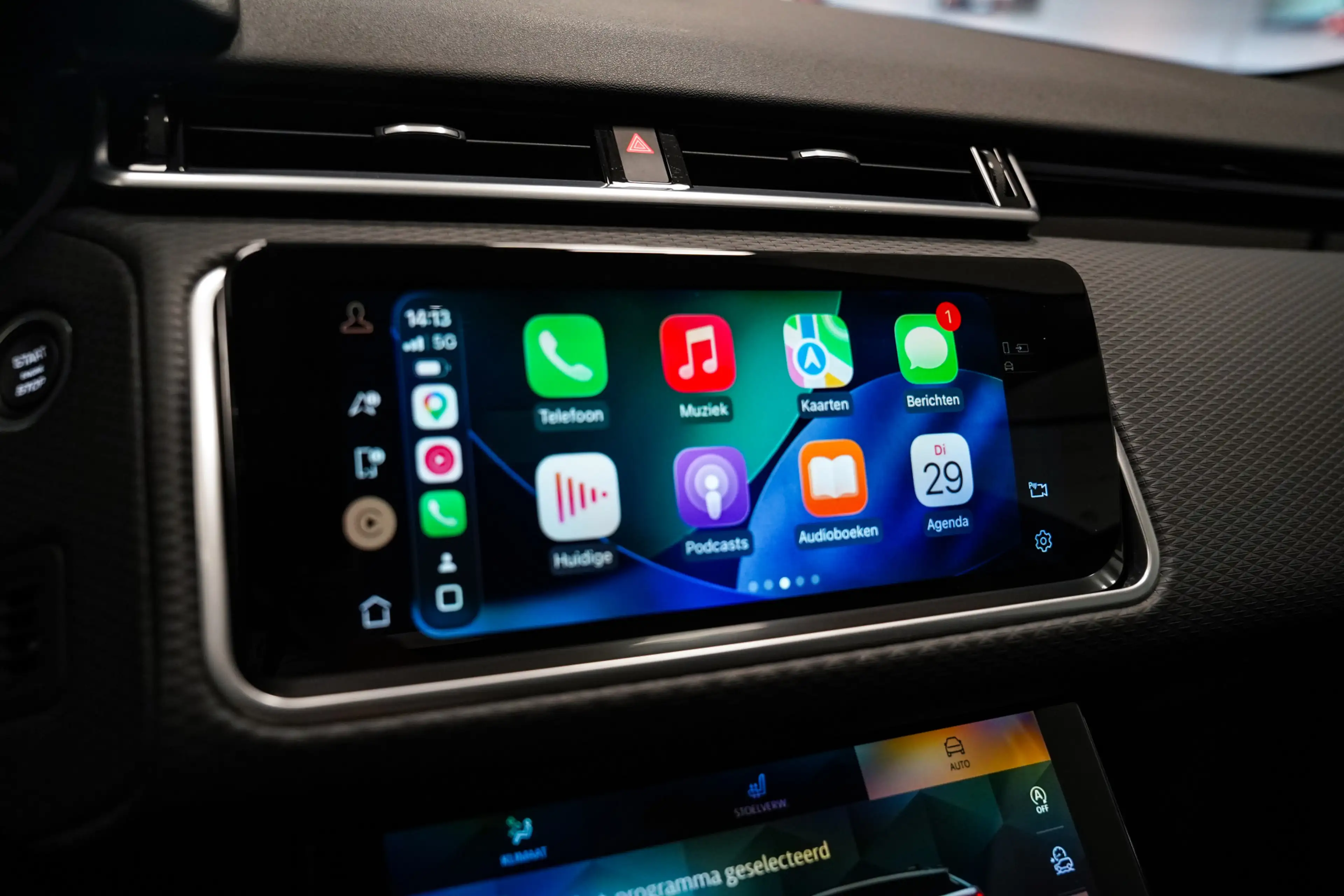 Land Rover Range Rover Velar 2.0 P400e S Black ed|Pano dak|Acc|Meridian|Elektr — photo 14
