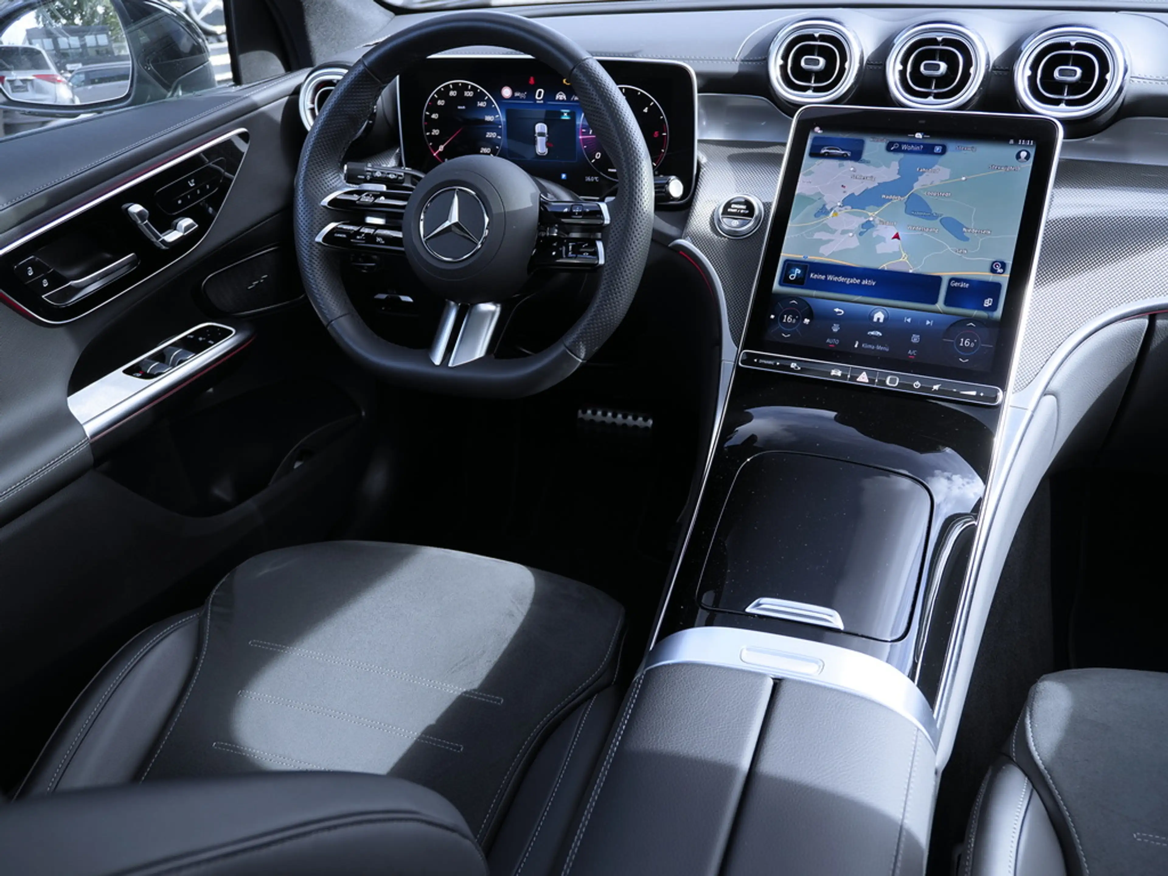 Mercedes-Benz GLC 450 d 4M AMG PANO AHK NIGHT SOUND 360° KAM — photo 10