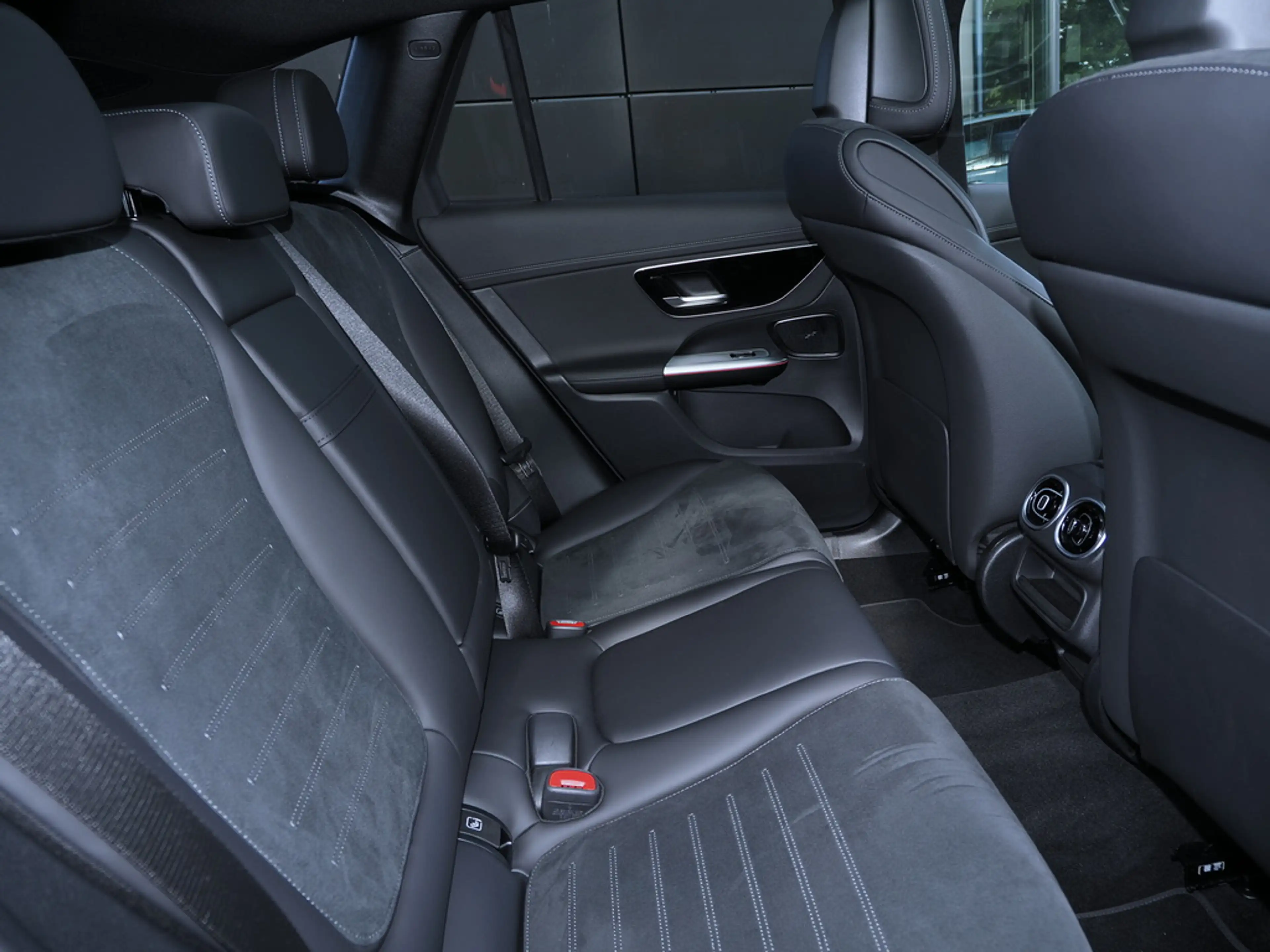 Mercedes-Benz GLC 450 d 4M AMG PANO AHK NIGHT SOUND 360° KAM — photo 14