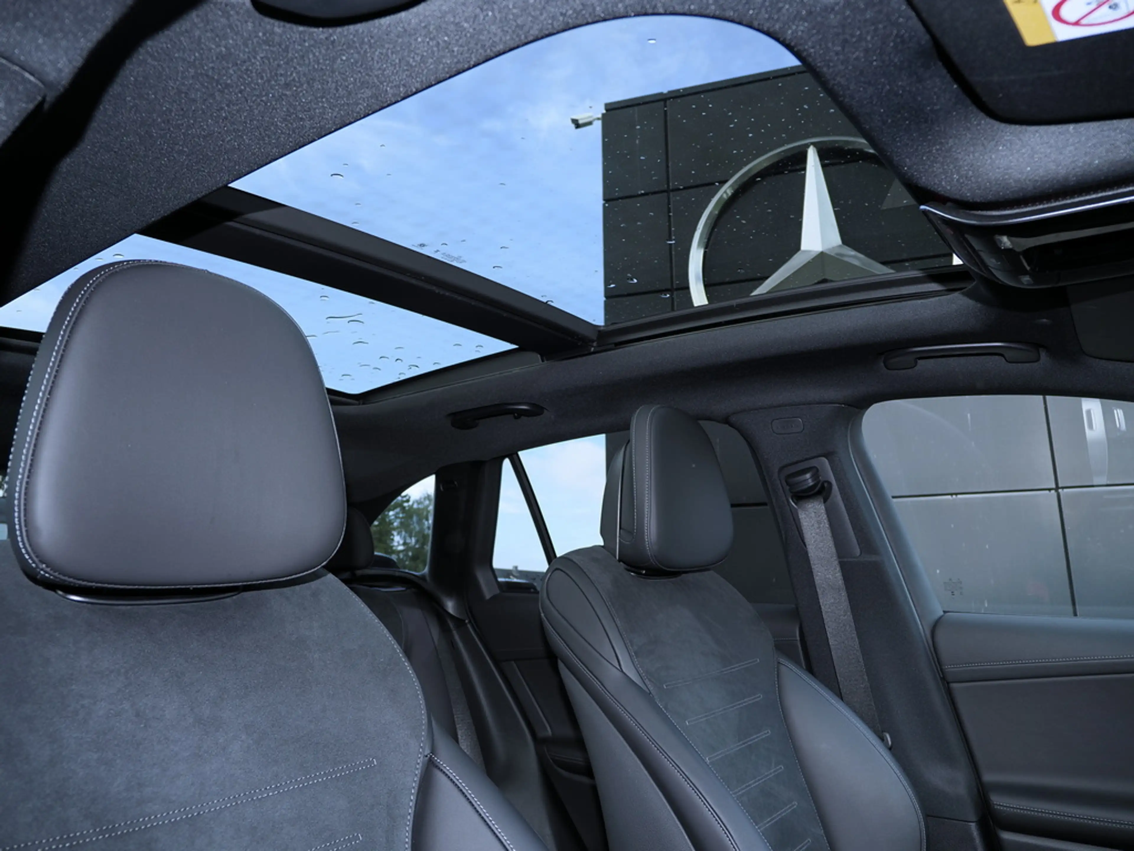 Mercedes-Benz GLC 450 d 4M AMG PANO AHK NIGHT SOUND 360° KAM — photo 15