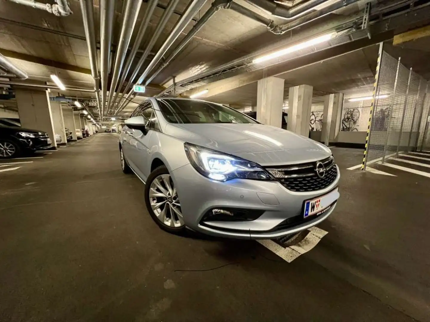 Opel Astra Astra 1,6 CDTI Innovation Innovation mit Garantie Blau - 1