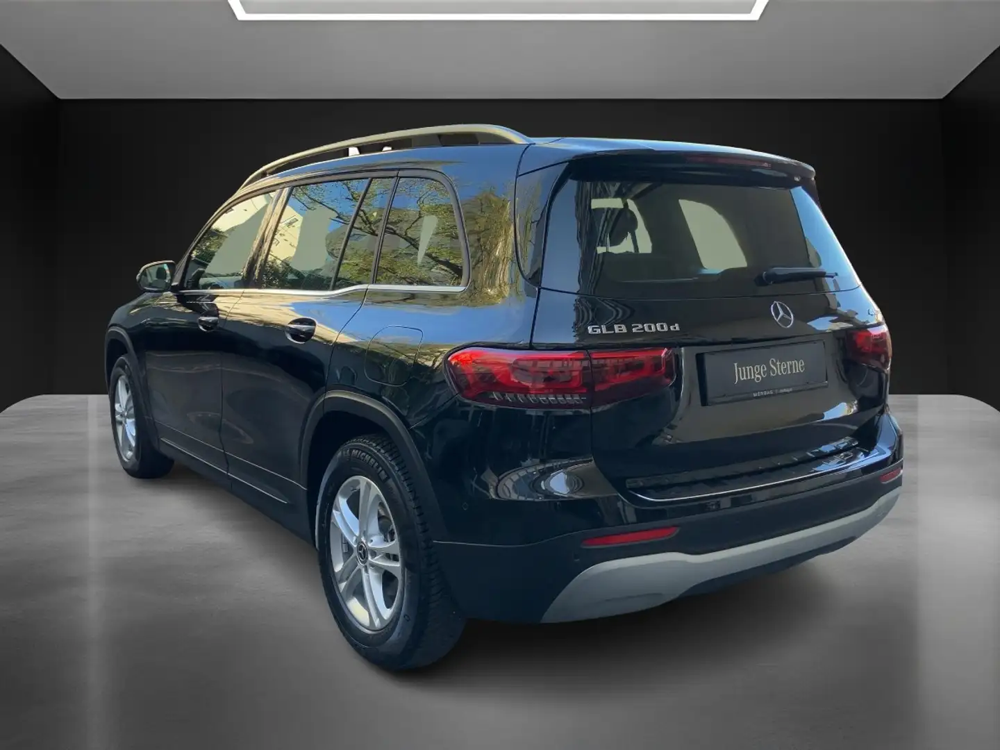 Mercedes-Benz GLB 200 d 4MATIC Schwarz - 2