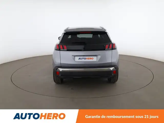 Peugeot 3008 view 5