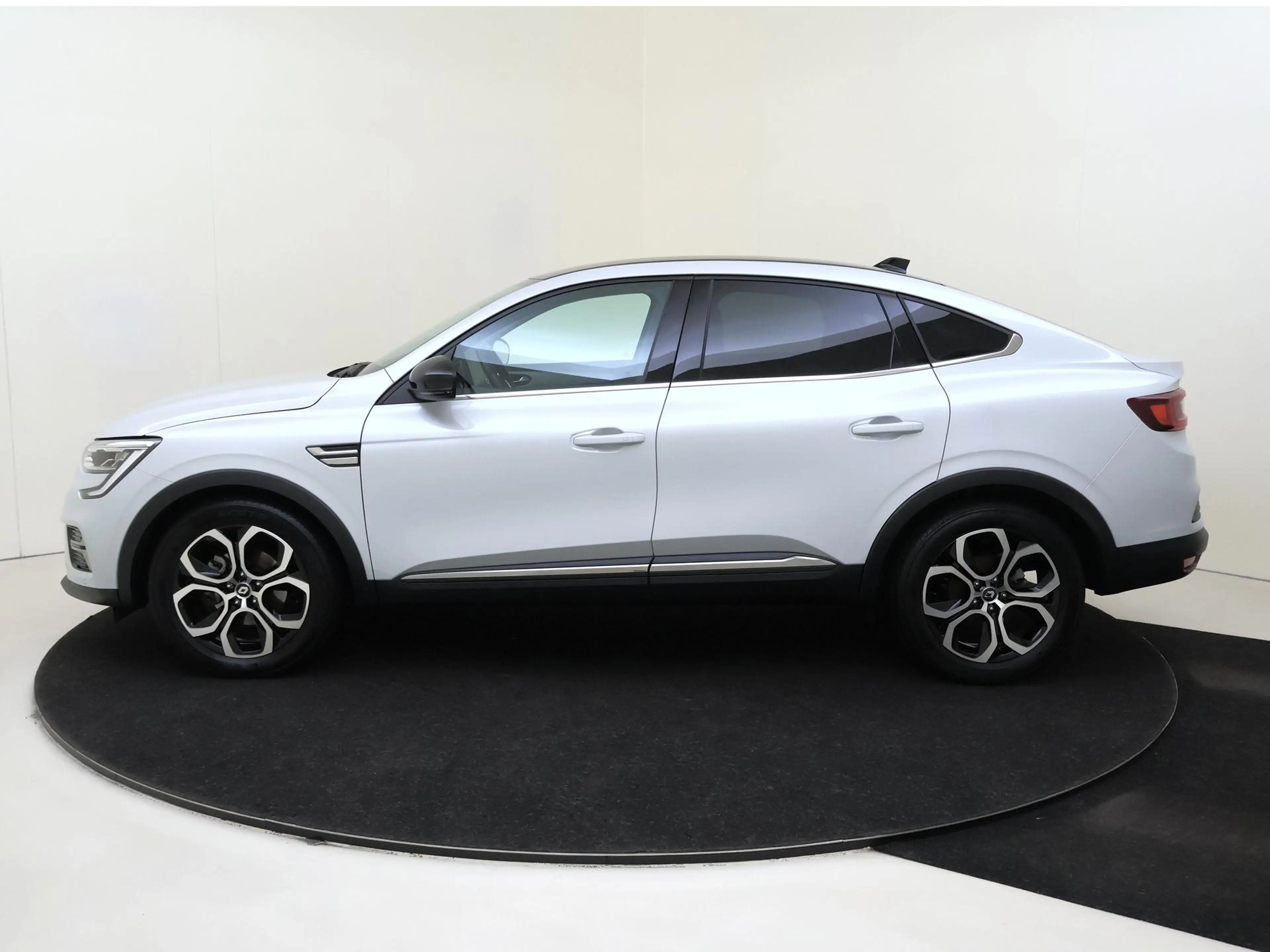 Renault Arkana 1.6 E-Tech Hybrid 145 Intens | Automaat | Parkeers — photo 8