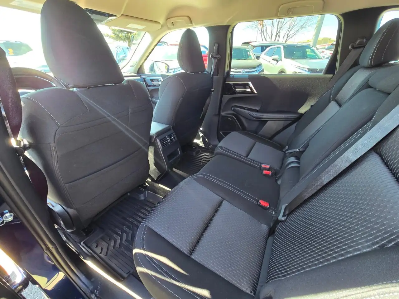 Mitsubishi Outlander снимка Mitsubishi Outlander