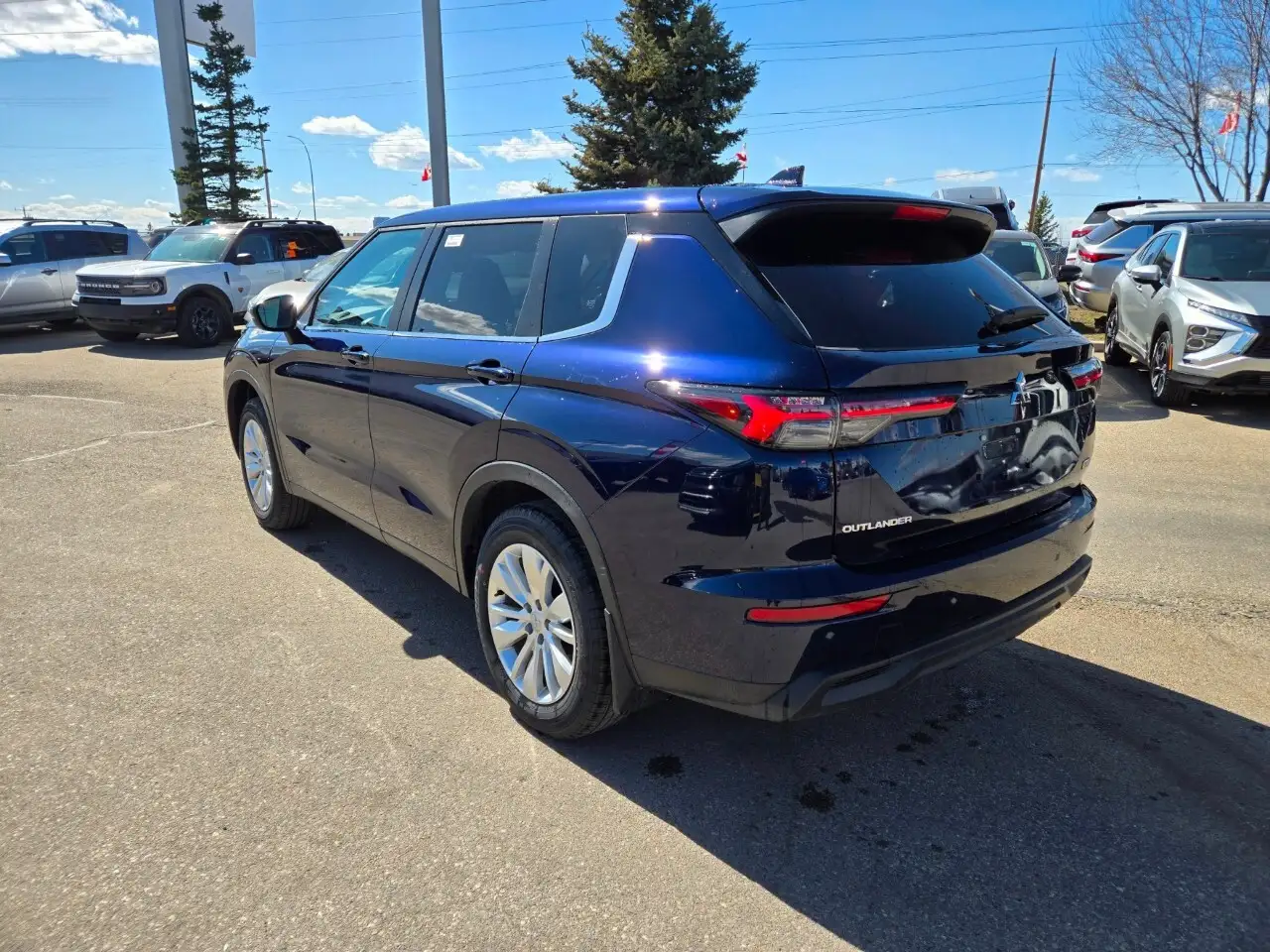 Mitsubishi Outlander снимка Mitsubishi Outlander