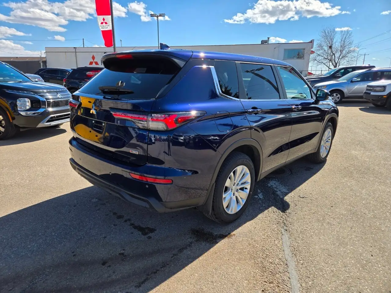Mitsubishi Outlander снимка Mitsubishi Outlander