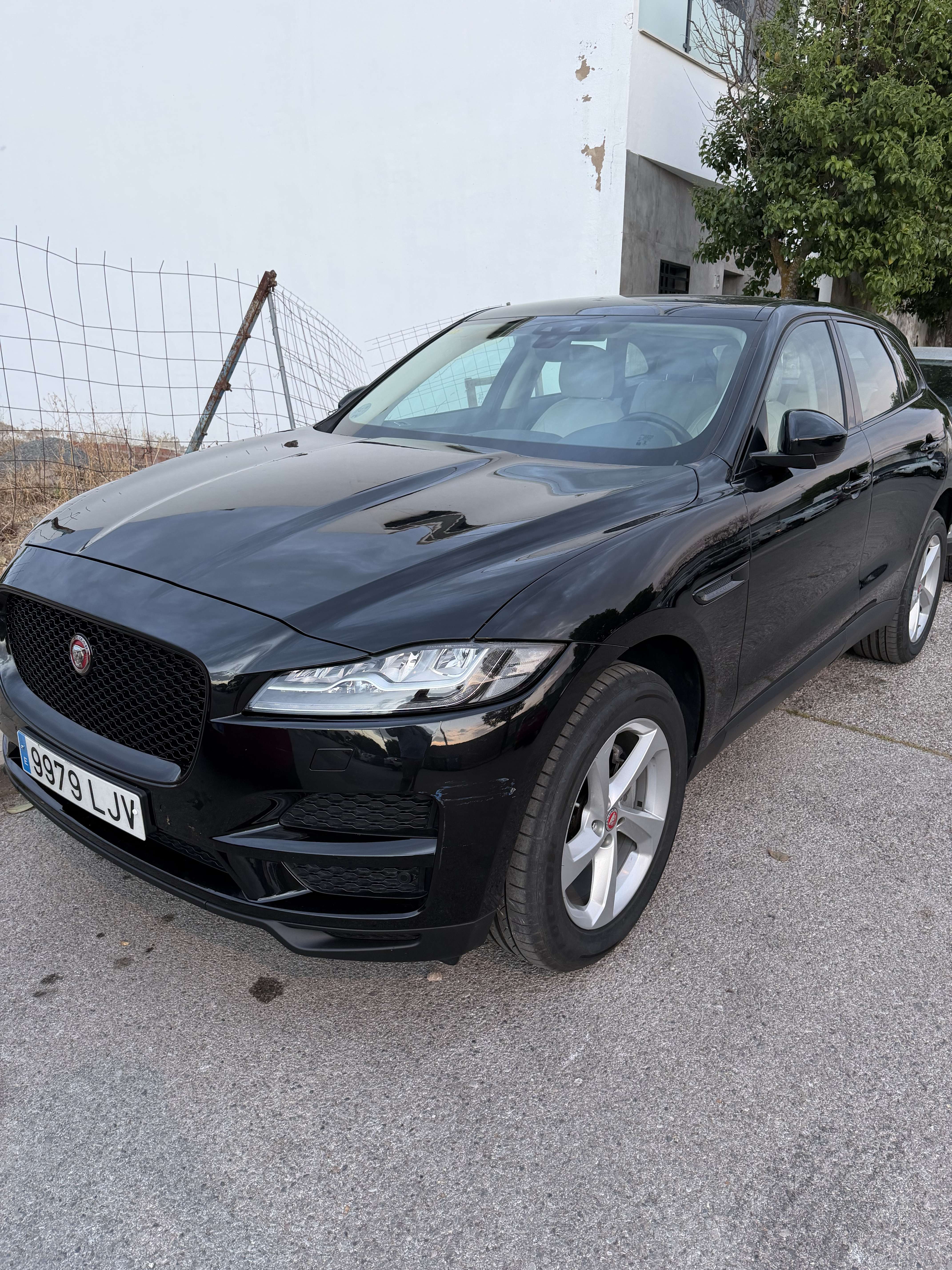 Jaguar F-Pace 2.0i4D Prestige Aut.RWD 180 - foto 1
