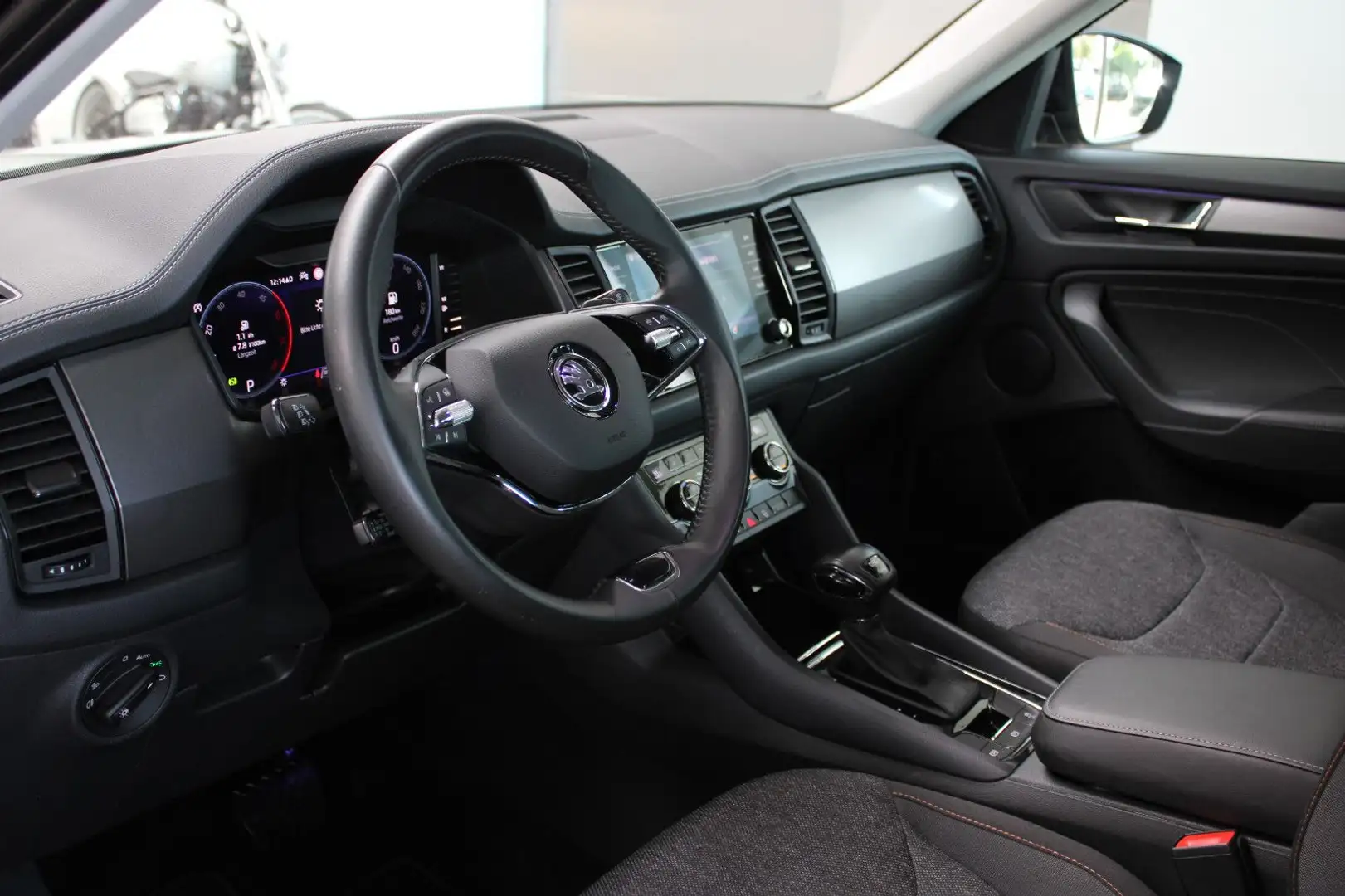 Skoda Kodiaq KODIAQ 2.0 TDI DSG 4x4 AHK+ACC+VIRTUAL+FACELIFT! Negro - 2