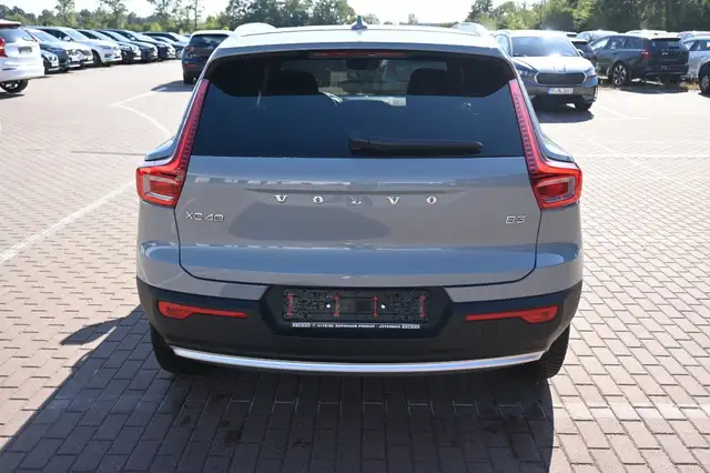 Volvo XC40 view 7