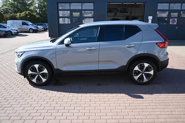 Volvo XC40 main image