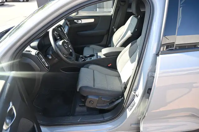 Volvo XC40 view 15