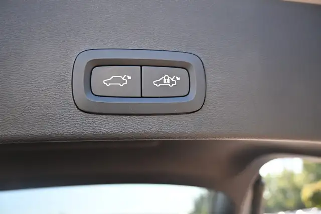 Volvo XC40 view 9