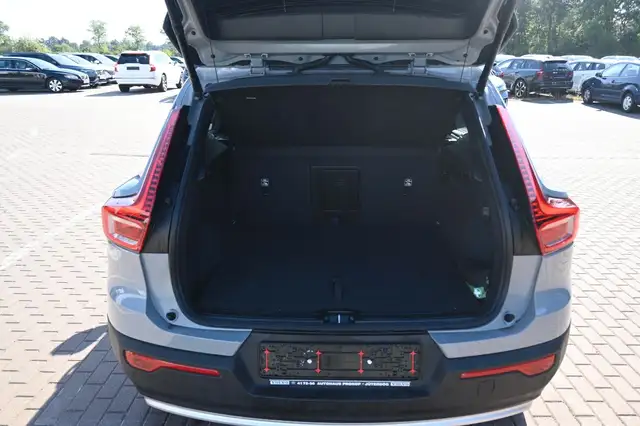Volvo XC40 view 8